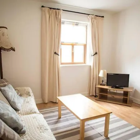 Apartment Edgeworth Hall *